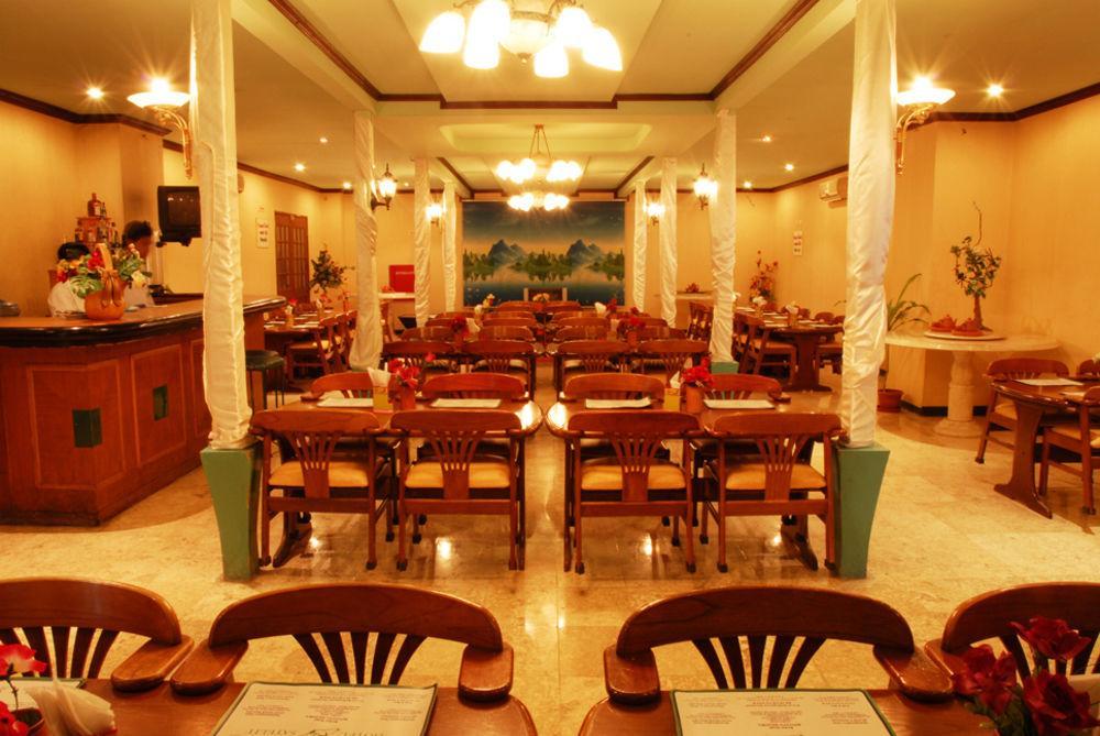 Satelit Hotel Surabaya Bagian luar foto