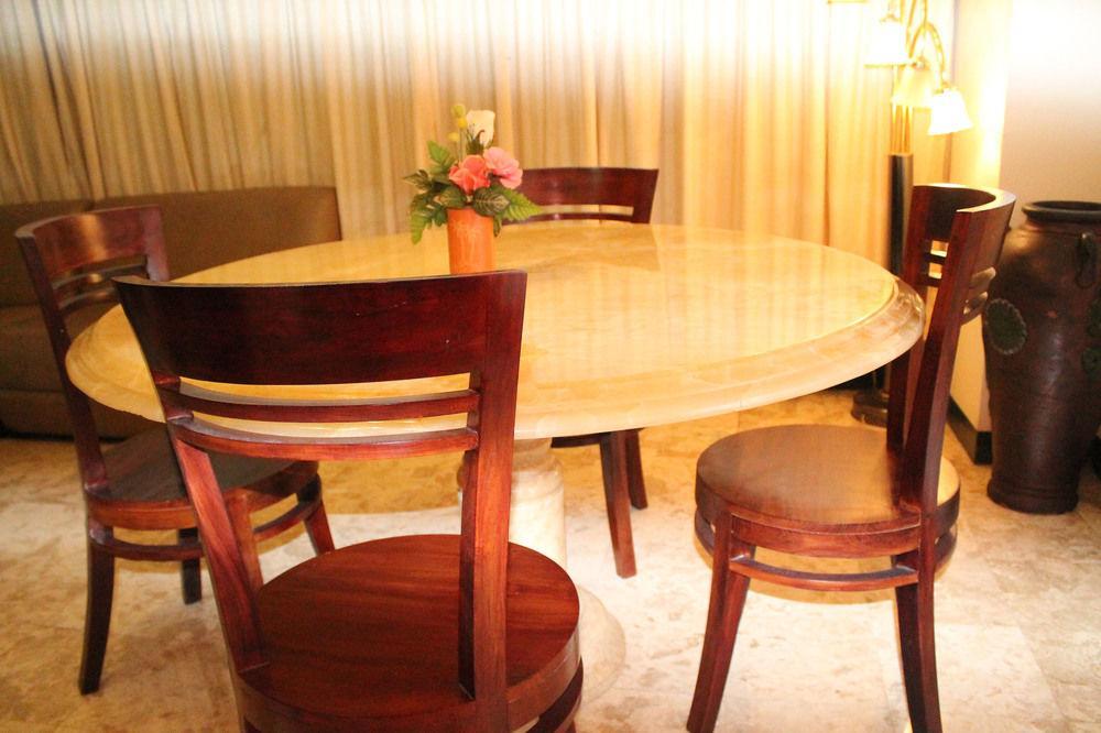 Satelit Hotel Surabaya Bagian luar foto