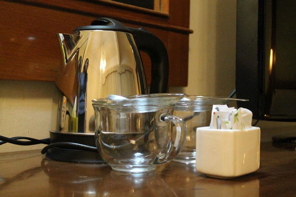 Satelit Hotel Surabaya Bagian luar foto