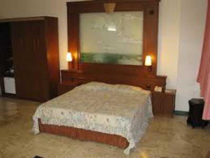 Satelit Hotel Surabaya Bagian luar foto